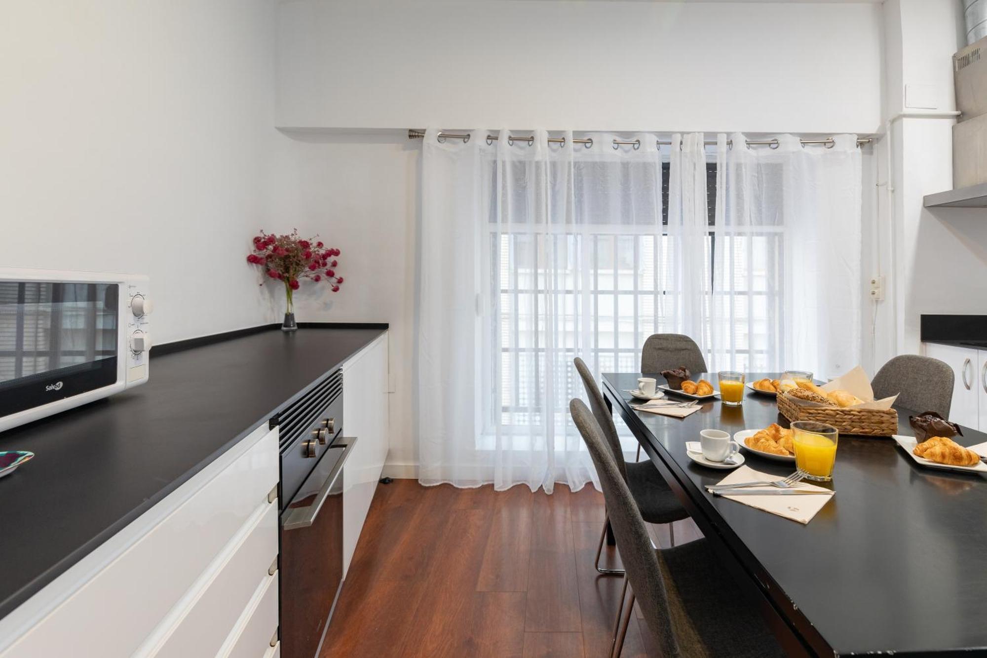Travel Habitat Teatro Principal Apartment Valencia Bagian luar foto