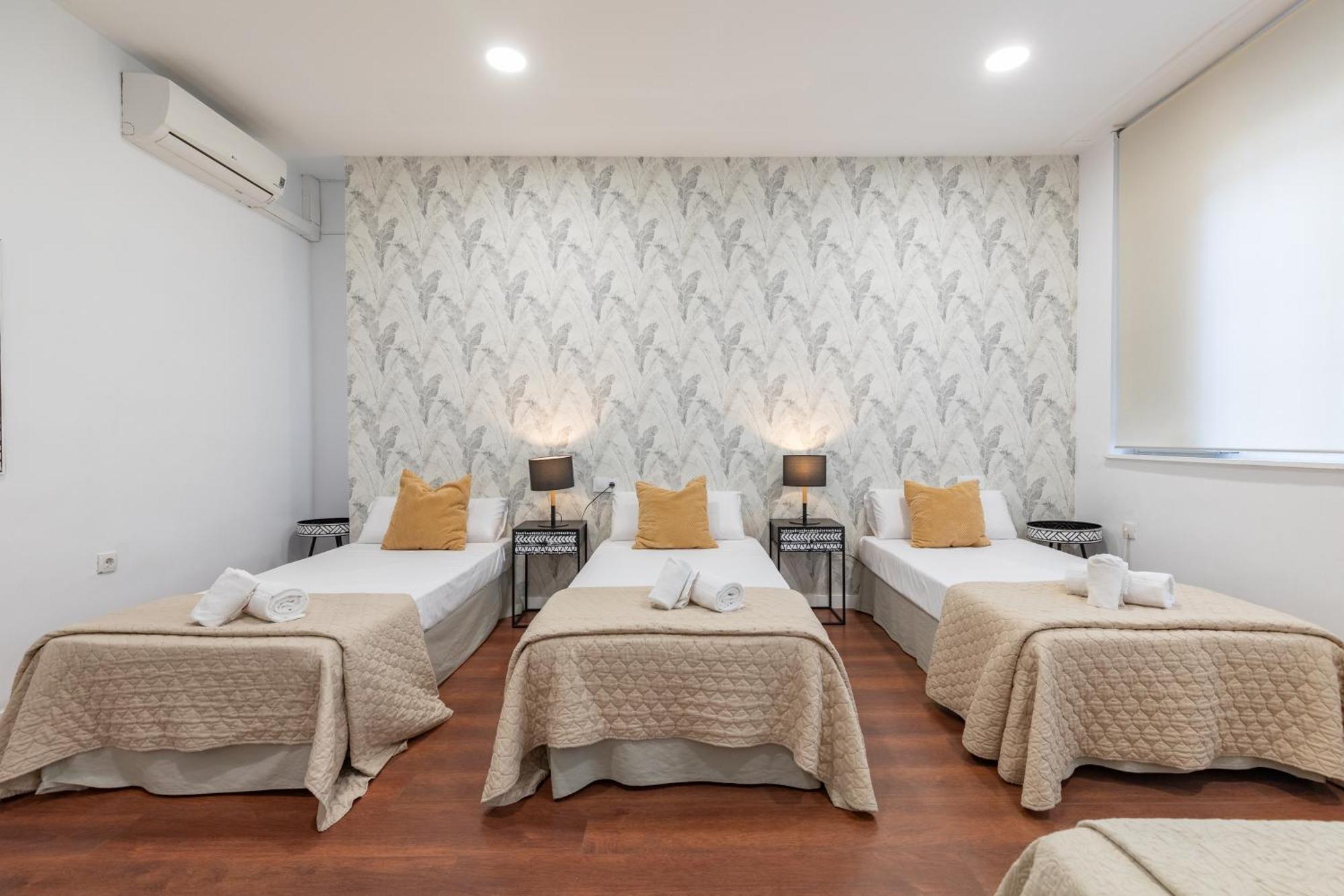 Travel Habitat Teatro Principal Apartment Valencia Bagian luar foto